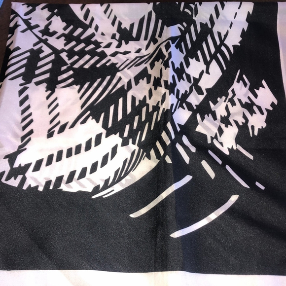 Vintage Black & White Houndstooth Abstract Retro Boho Scarf - Picture 3 of 6
